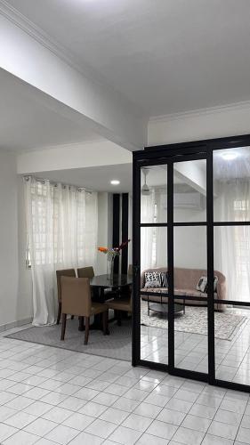 Posezení v ubytování Anggun's palace