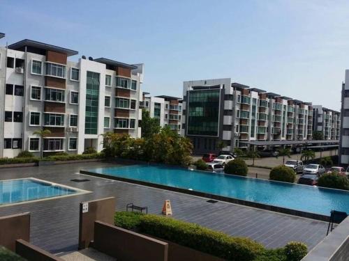 Bazén v ubytování Cybercity 1 Bedroom by SCI Homestay nebo v jeho okolí