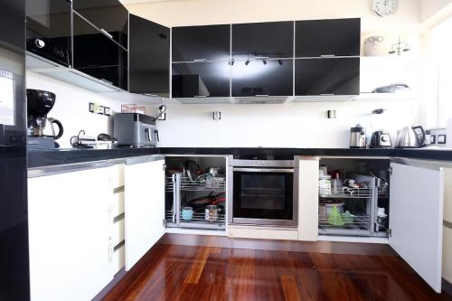 Cosy and Comfy near Niarxos and Athens Riviera