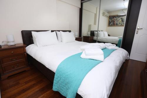 Cosy and Comfy near Niarxos and Athens Riviera