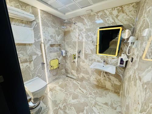 Ένα μπάνιο στο Karaca Hotel Van