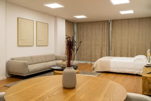 Business office - Studio with garage
