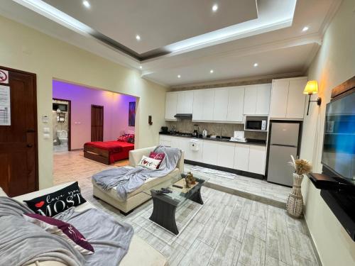 Η κουζίνα ή μικρή κουζίνα στο Djuba Guest House