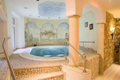 Bazén v ubytování Holiday home in Hintersee - Salzburger Land 49979 nebo v jeho okolí