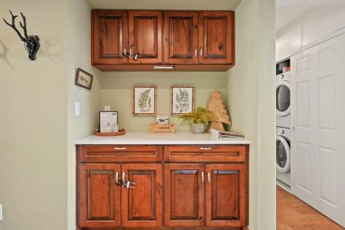 Fotografie z fotogalerie ubytování Bearfoot Cabin 15 Min to Yosemite Gate! v destinaci Oakhurst