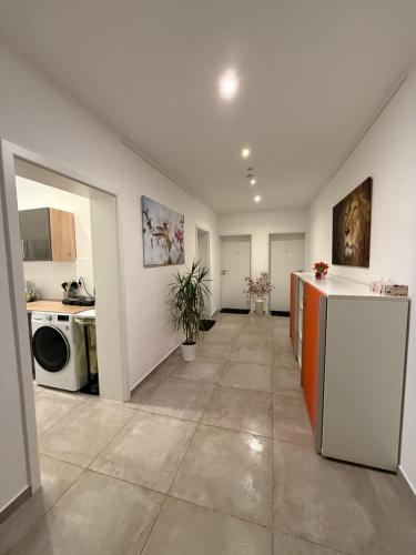 Kuchyň nebo kuchyňský kout v ubytování Schönes Zimmer-4 in Stuttgart-Mitte