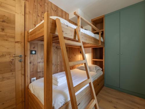 Postel nebo postele na pokoji v ubytování Spacieux appartement 8 pers. avec cheminée à Argentière - FR-1-343-270