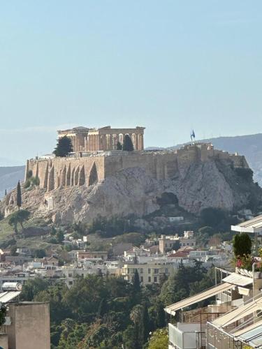 AthensView Skyline: 5th fl, 2BR, Acropolis View