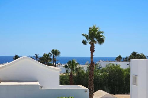 Marisa, modern 3 bed villa with AC & WIFI