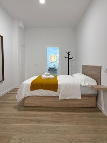 APARTAMENTO ZONA 7 justo al lado de la estación de TREN Y BUS MARÍA ZAMBRANO