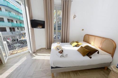 The Elegant Cannois Stylish Studio with Balcony - Cannes hyper centre