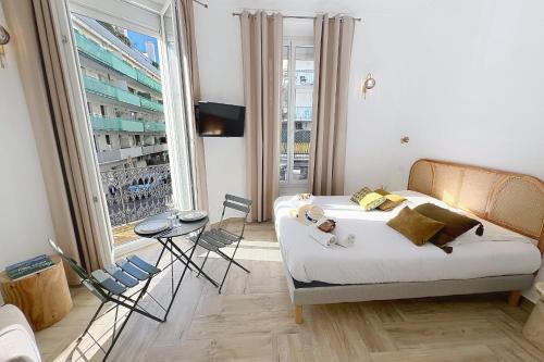 The Elegant Cannois Stylish Studio with Balcony - Cannes hyper centre