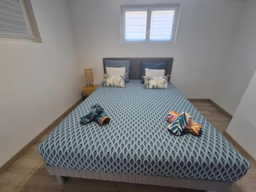 Ένα ή περισσότερα κρεβάτια σε δωμάτιο στο Studio calme indépendant, proche Lyon,Beaujolais