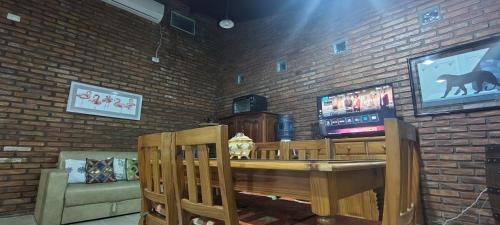 Μια τηλεόραση ή/και κέντρο ψυχαγωγίας στο Casa familiar en Roldán ideal descanso