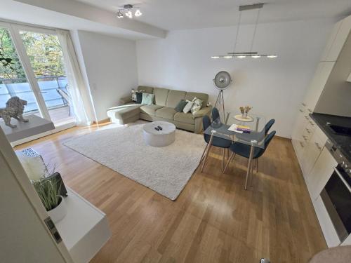 Χώρος καθιστικού στο Modernes Apartment mit XL-Balkon