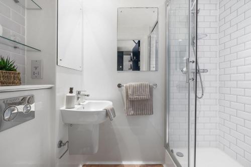 Ένα μπάνιο στο For Students Only - Pennine House in Leeds