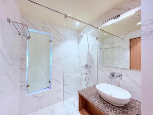 Ένα μπάνιο στο GLD Weve-Premium Flag Beach #Comfort Room Near Temple & Puri Beach