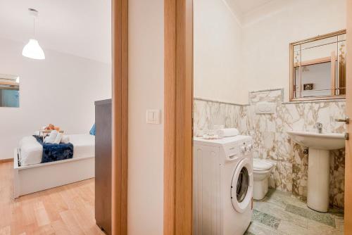 Ένα μπάνιο στο Incantevole appartamento fronte mare