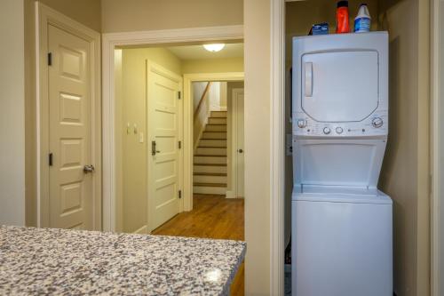 Φωτογραφία από το άλμπουμ του 3 Bed Apt mins to SU JMA Dome σε Syracuse