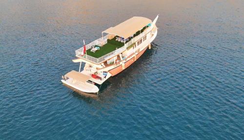 Musandam Starlight Dhow Cruise
