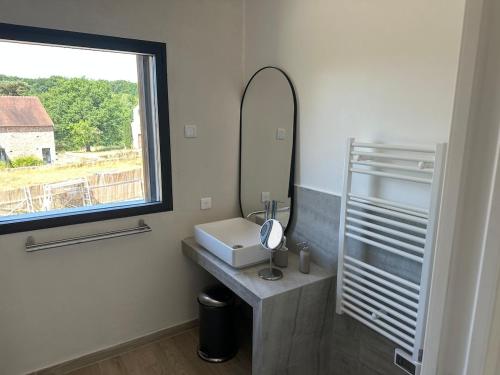 Φωτογραφία από το άλμπουμ του Appartement indépendant jusqu'à 10 personnes σε Saint-Germain-des-Champs