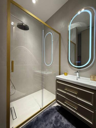 Ένα μπάνιο στο Нест ван