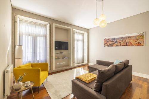 Cardosas Square Living