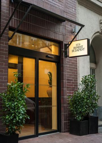 Honest Budapest by Chic & Basic