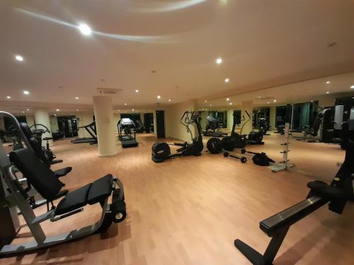 Evans Realty BW Puerto Banús Parking & Gym