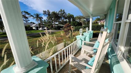 Vườn quanh Heated POOL close to beach, fenced in kid friendly