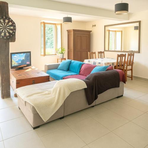 Μια τηλεόραση ή/και κέντρο ψυχαγωγίας στο Maison Cosy