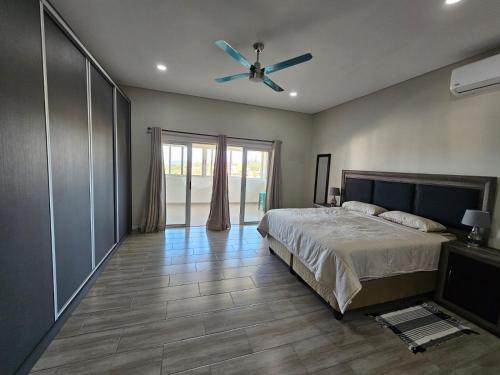 Ένα ή περισσότερα κρεβάτια σε δωμάτιο στο Casa-9598