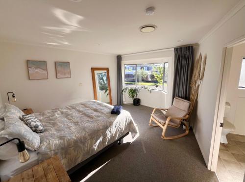 Postel nebo postele na pokoji v ubytování Sunny in Fitzroy
