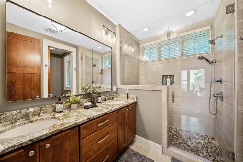 Koupelna v ubytování Whispering Ridge Estate