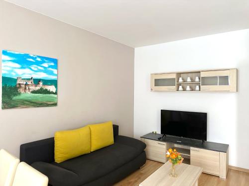 Prime Stay - Deluxe 2 Bedroom Family Apartment with Balcony