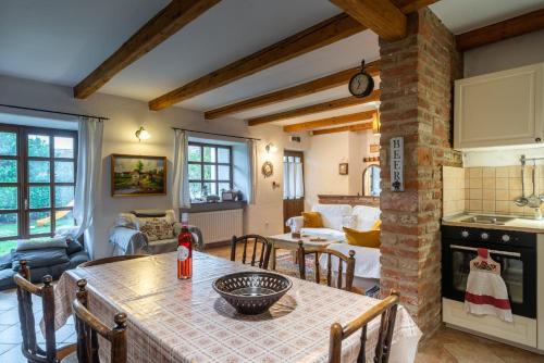 Η κουζίνα ή μικρή κουζίνα στο Kicsi Gólya 2