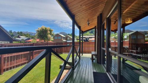 una vista desde el balcón de una casa en Hanmer's Coziest, en Hanmer Springs