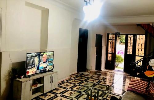 Μια τηλεόραση ή/και κέντρο ψυχαγωγίας στο Good nights