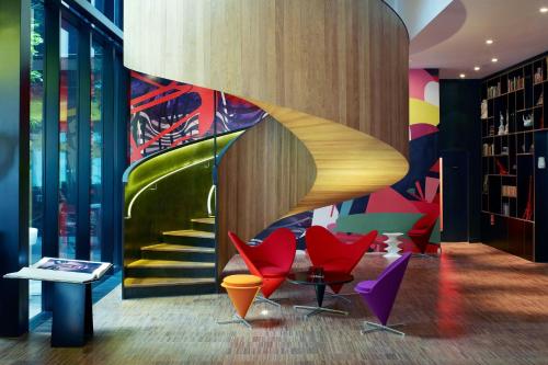 Χώρος καθιστικού στο citizenM London Bankside