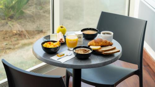 Jídlo v hotelu nebo okolí