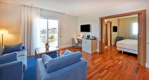 Postel nebo postele na pokoji v ubytování NH Barcelona Les Corts