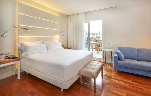 NH Barcelona Les Corts photo 27
