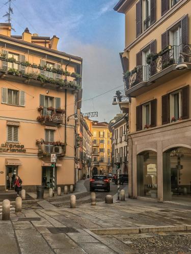 Brera-Duomo Fine Art Suite