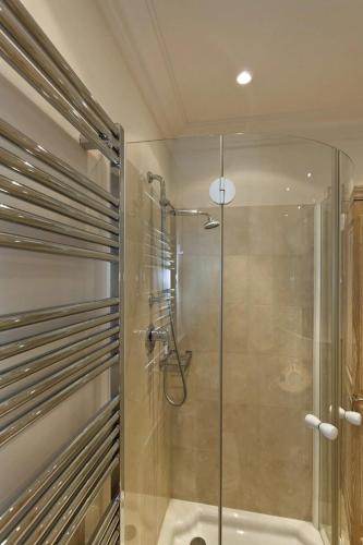 REF 847 - Cannes Center - Sea view apartment for rent