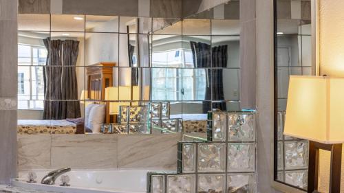 Ένα μπάνιο στο Motel 6 - Aberdeen, WA