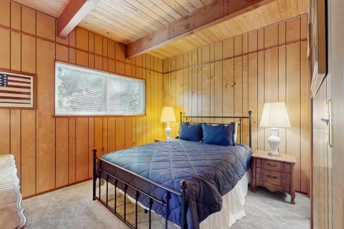 Postel nebo postele na pokoji v ubytování Conifer Donner