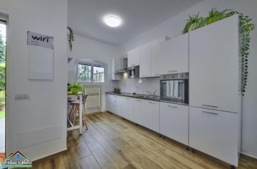 Η κουζίνα ή μικρή κουζίνα στο Casa Giuditta with Air Conditioning and Pool