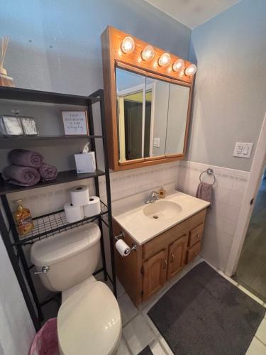 Ένα μπάνιο στο The Loyola