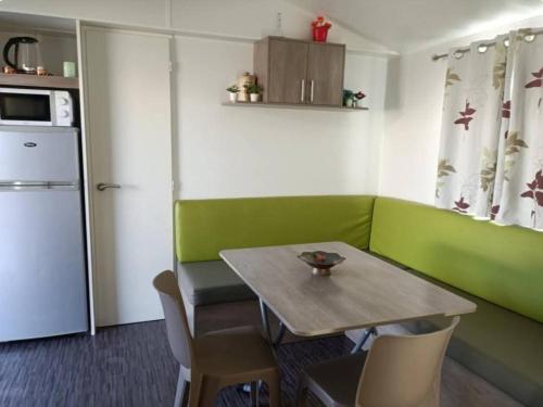 Η κουζίνα ή μικρή κουζίνα στο Sesimbra 3 Bedrooms with Shared Pool