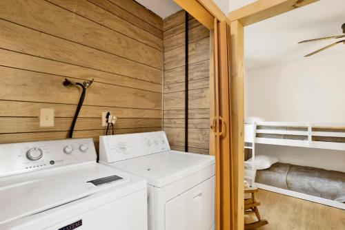 a laundry room with a washer and dryer at Sugar Bear Chalet #2559 in Sugarloaf